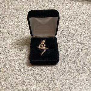 10kt sapphire ring.